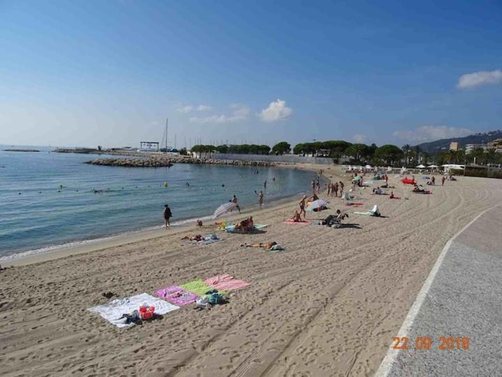 F1 A 5 Minutes Des Plages Et De La Gare Vallauris Luaran gambar